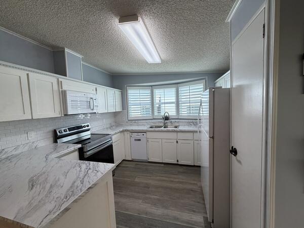 215 Fairway Circle a Winter Haven, FL Mobile or Manufactured Home for Sale
